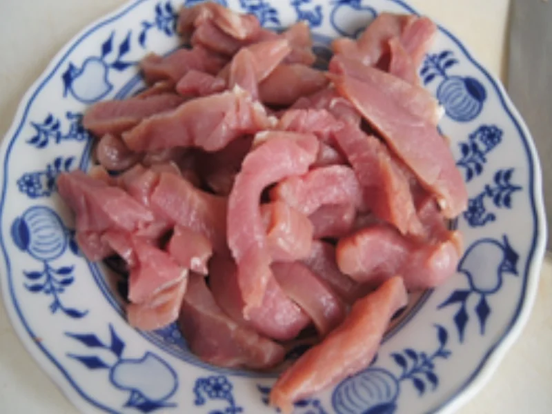 Gyros mit bunten Paprikastreifen und Pommes Frites - Rezept - Bild Nr. 4