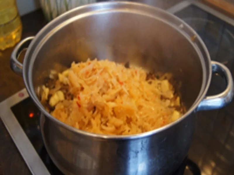Sauerkraut mit Steinpilzen und Bratkartoffeln - Rezept - Bild Nr. 16894