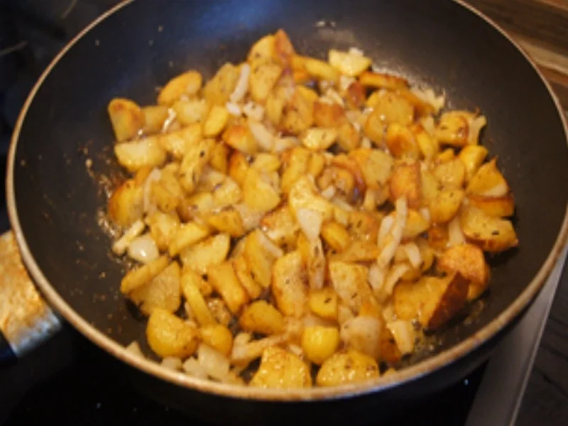Sauerkraut mit Steinpilzen und Bratkartoffeln - Rezept - Bild Nr. 16900