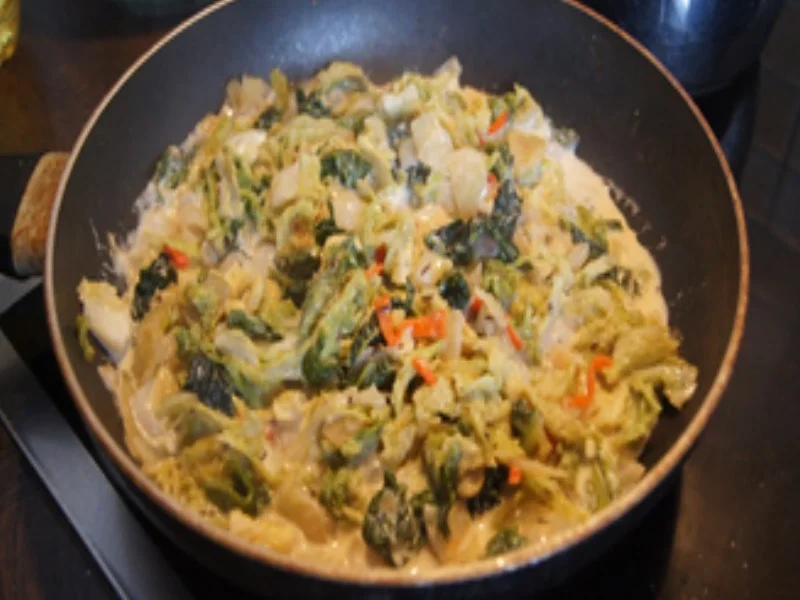 Rezept: Paniertes Nackenkotelett mit Rahm-Wirsing und Drillingen Bild Nr. 12 Paniertes Nackenkotelett mit Rahm-Wirsing und Drillingen - Rezept - Bild Nr. 12