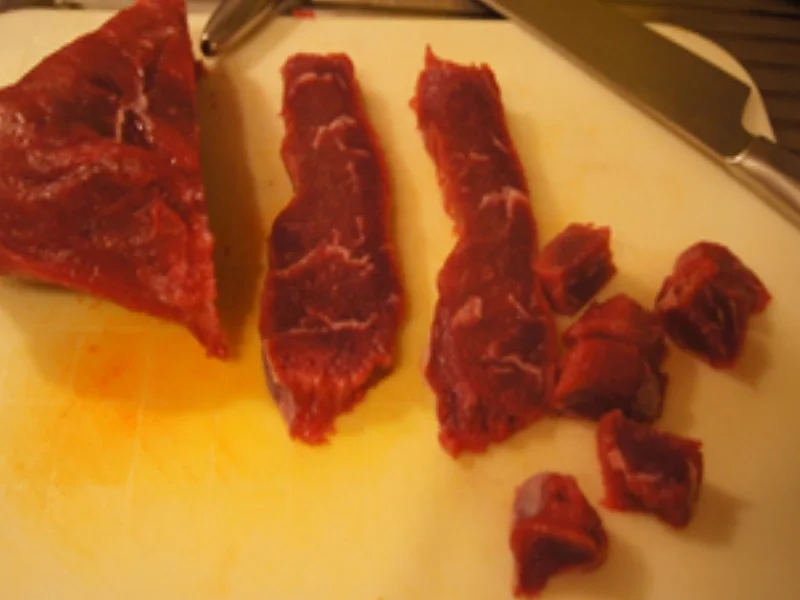 Gulasch mit Champignons, Zwiebeln und Bundmöhren - Rezept - Bild Nr. 16890