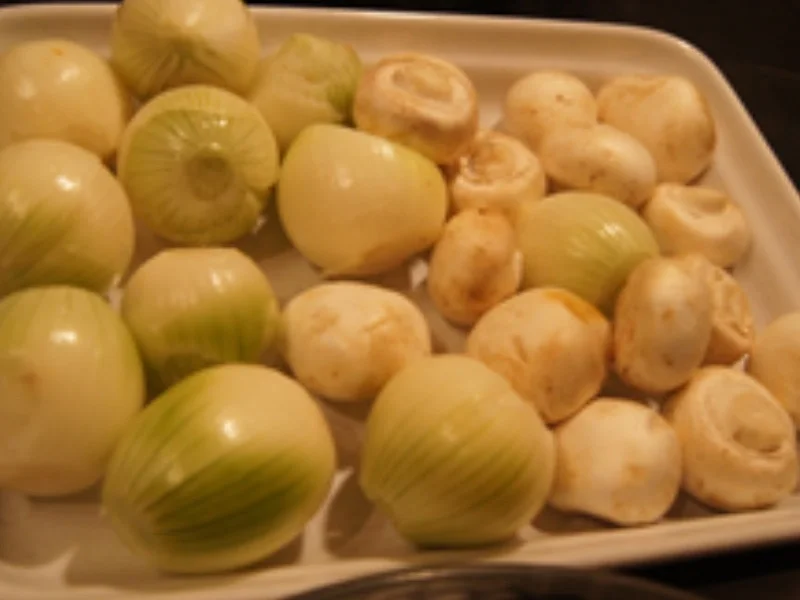 Gulasch mit Champignons, Zwiebeln und Bundmöhren - Rezept - Bild Nr. 16892