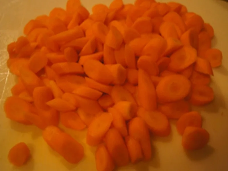 Gulasch mit Champignons, Zwiebeln und Bundmöhren - Rezept - Bild Nr. 16896