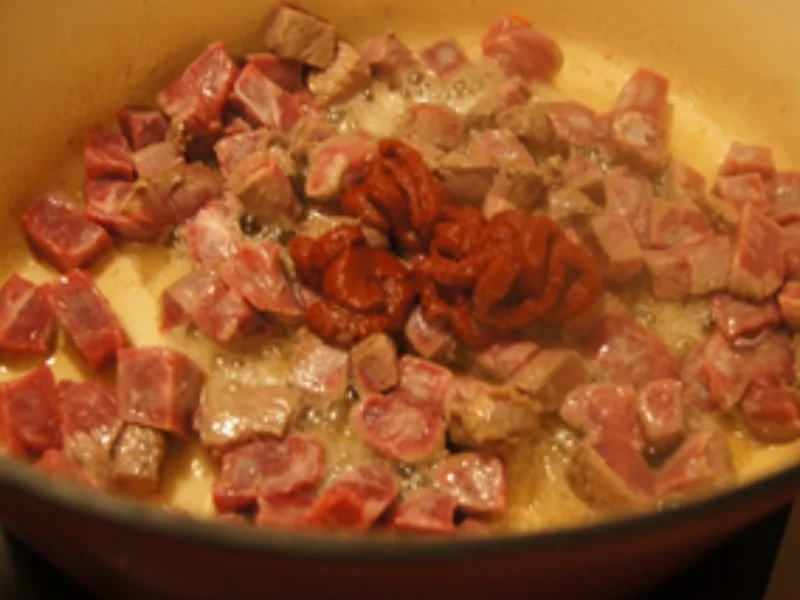 Gulasch mit Champignons, Zwiebeln und Bundmöhren - Rezept - Bild Nr. 16899