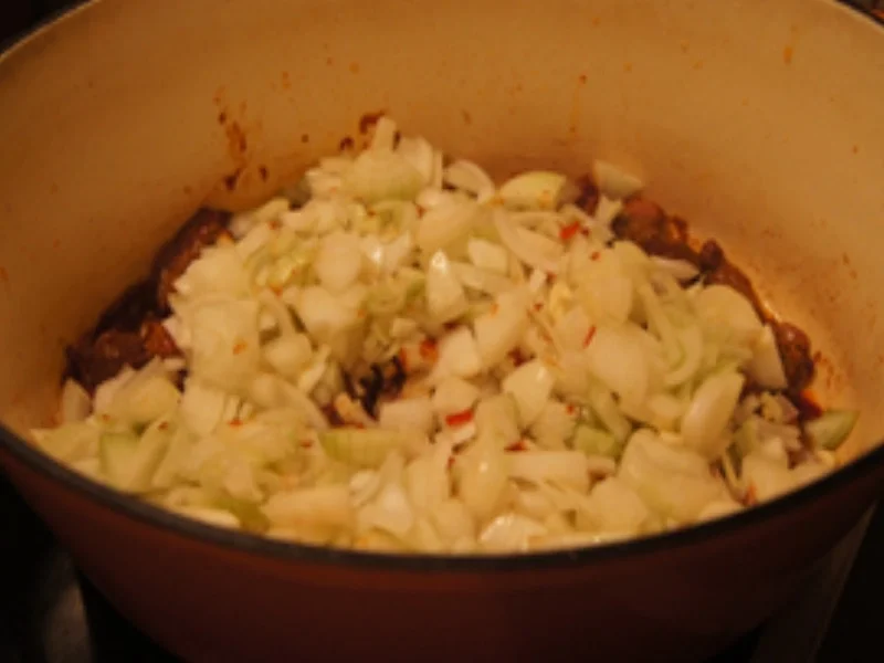 Gulasch mit Champignons, Zwiebeln und Bundmöhren - Rezept - Bild Nr. 16900