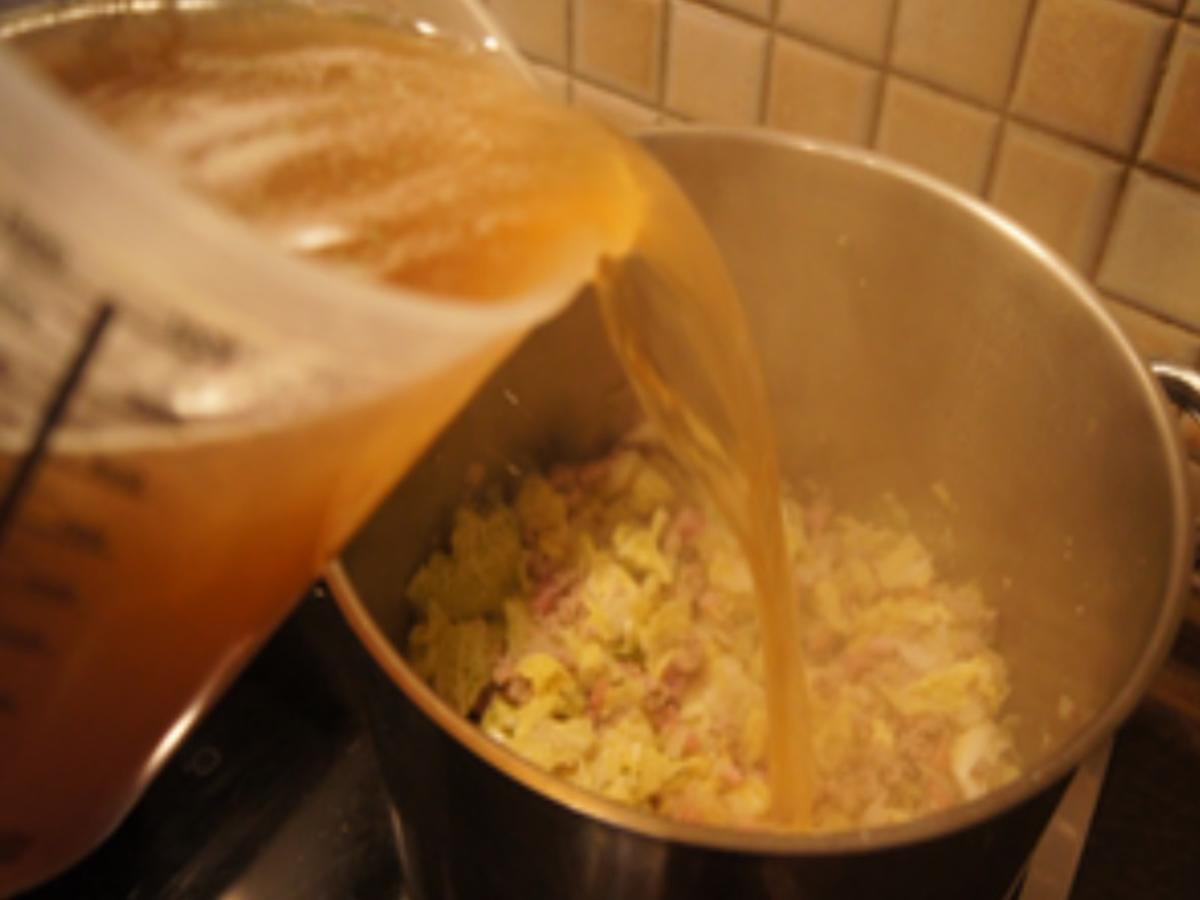 Suppeneintopf mit Hackfleisch, Wirsing und Drillingen - Rezept - Bild Nr. 13