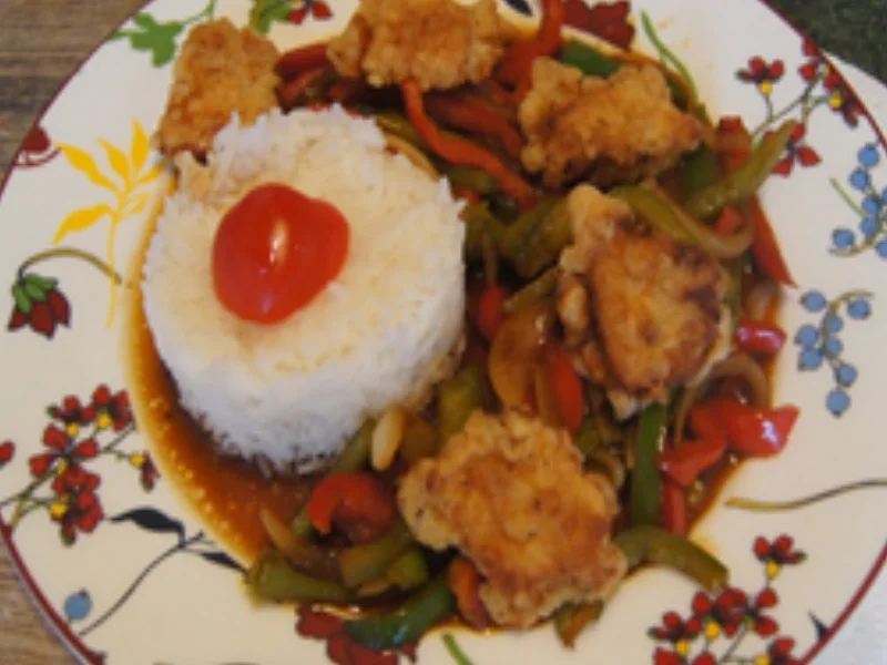 Knusper-Fischfilet auf Gemüsestreifen süß-sauer mit Basmatireis - Rezept - Bild Nr. 16901