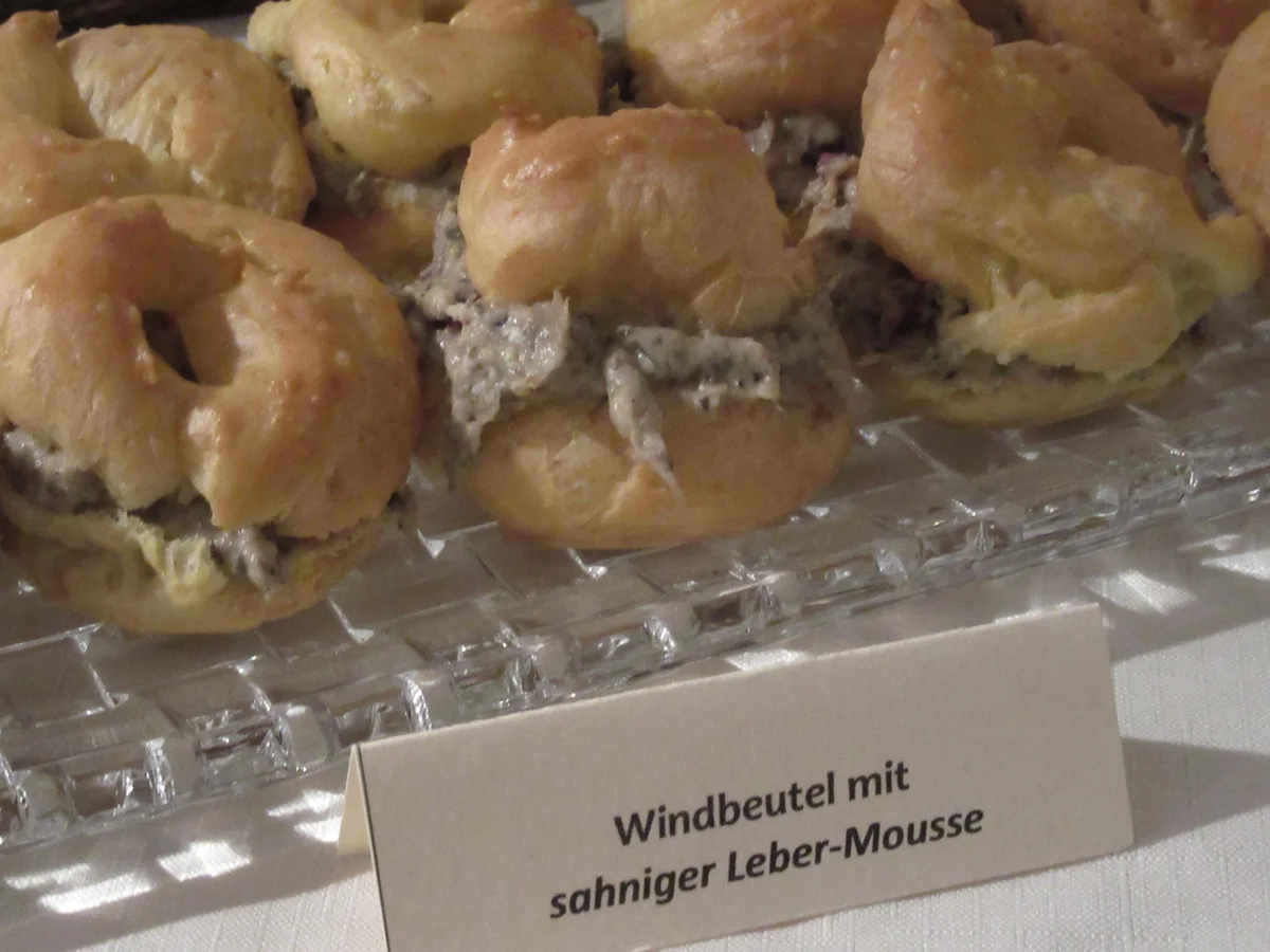 Fingerfood: Windbeutel mit Leber-Mousse - Rezept - Bild Nr. 2