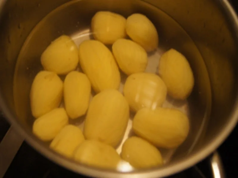 Lachs-Topf mit Spitzkohl und Drillingen - Rezept - Bild Nr. 6