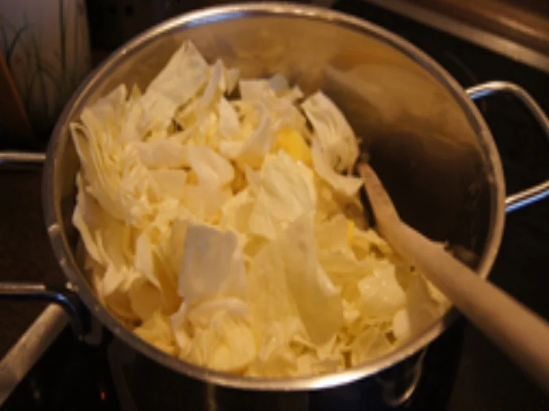 Lachs-Topf mit Spitzkohl und Drillingen - Rezept - Bild Nr. 8