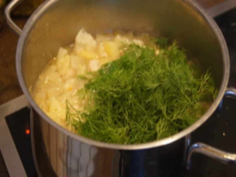 Lachs-Topf mit Spitzkohl und Drillingen - Rezept - Bild Nr. 13