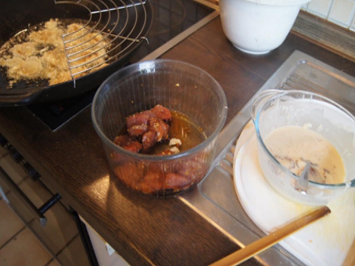 Frittiertes Schweinefilet auf Mie-Nudeln mit Sojabohnensprossen - Rezept - Bild Nr. 16894