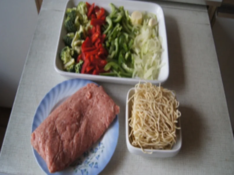 Bratnudeln mit Putenhackfleisch und Gemüse - Rezept - Bild Nr. 3