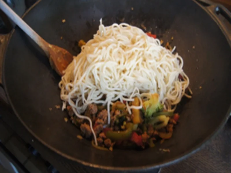 Bratnudeln mit Putenhackfleisch und Gemüse - Rezept - Bild Nr. 10