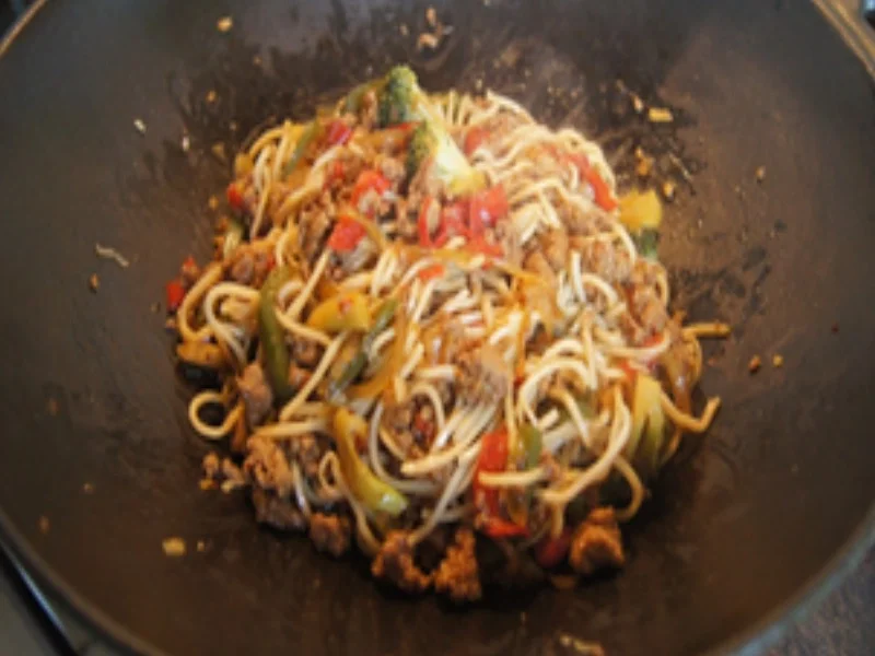 Bratnudeln mit Putenhackfleisch und Gemüse - Rezept - Bild Nr. 11