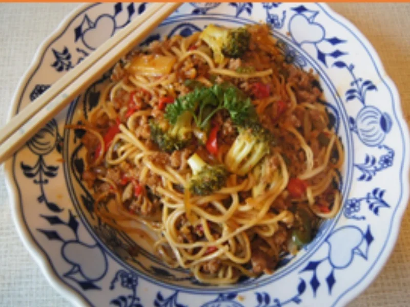 Bratnudeln mit Putenhackfleisch und Gemüse - Rezept - Bild Nr. 12