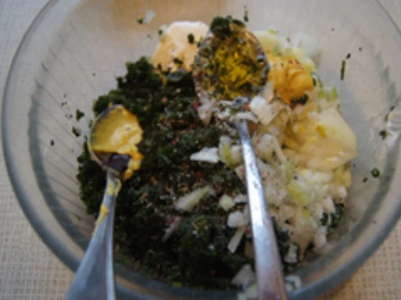 Frankfurter Grüne Sauce mit gekochten Ei-ern, Pellkartoffeln und Rote Bete Salat - Rezept - Bild Nr. 4