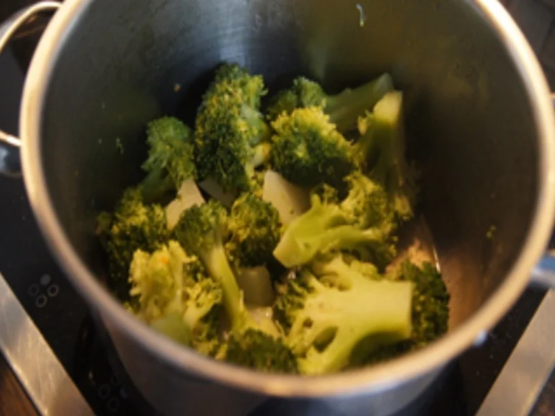 Schlemmerfilet Bordelaise mit Brokkoli und Sellerie-Kartoffelstampf - Rezept - Bild Nr. 6