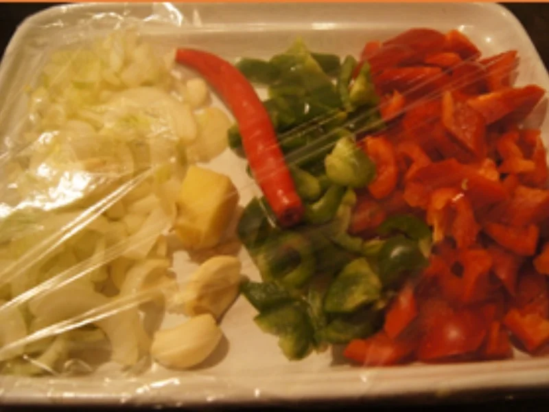 Schweinefilet mit Zwiebel-Paprika-Gemüse und Basmatireis - Rezept - Bild Nr. 16892