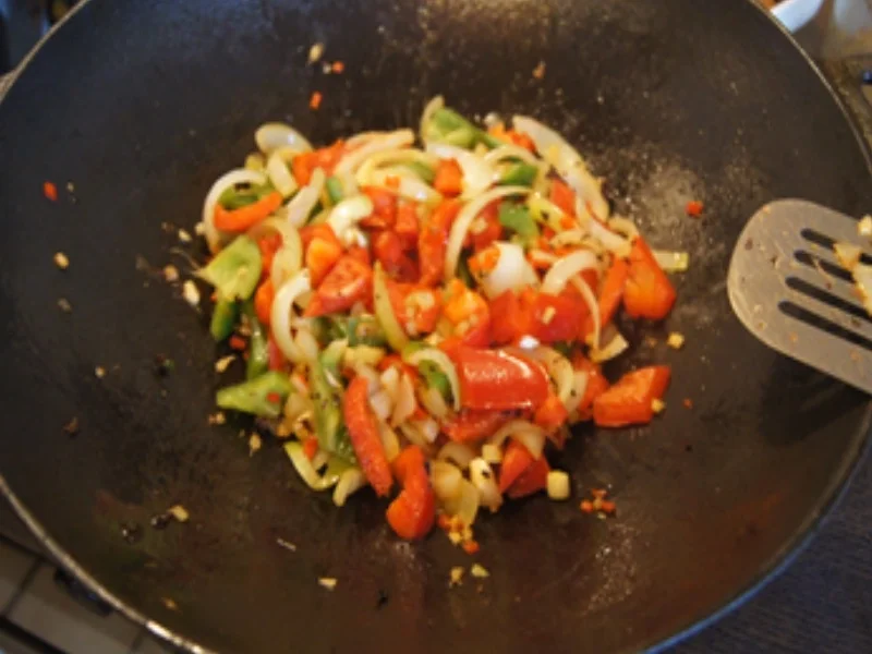 Schweinefilet mit Zwiebel-Paprika-Gemüse und Basmatireis - Rezept - Bild Nr. 16897