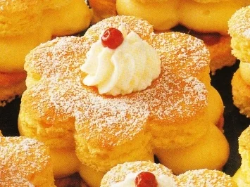 Zitronen Blüten mit Preiselbeeren - Rezept