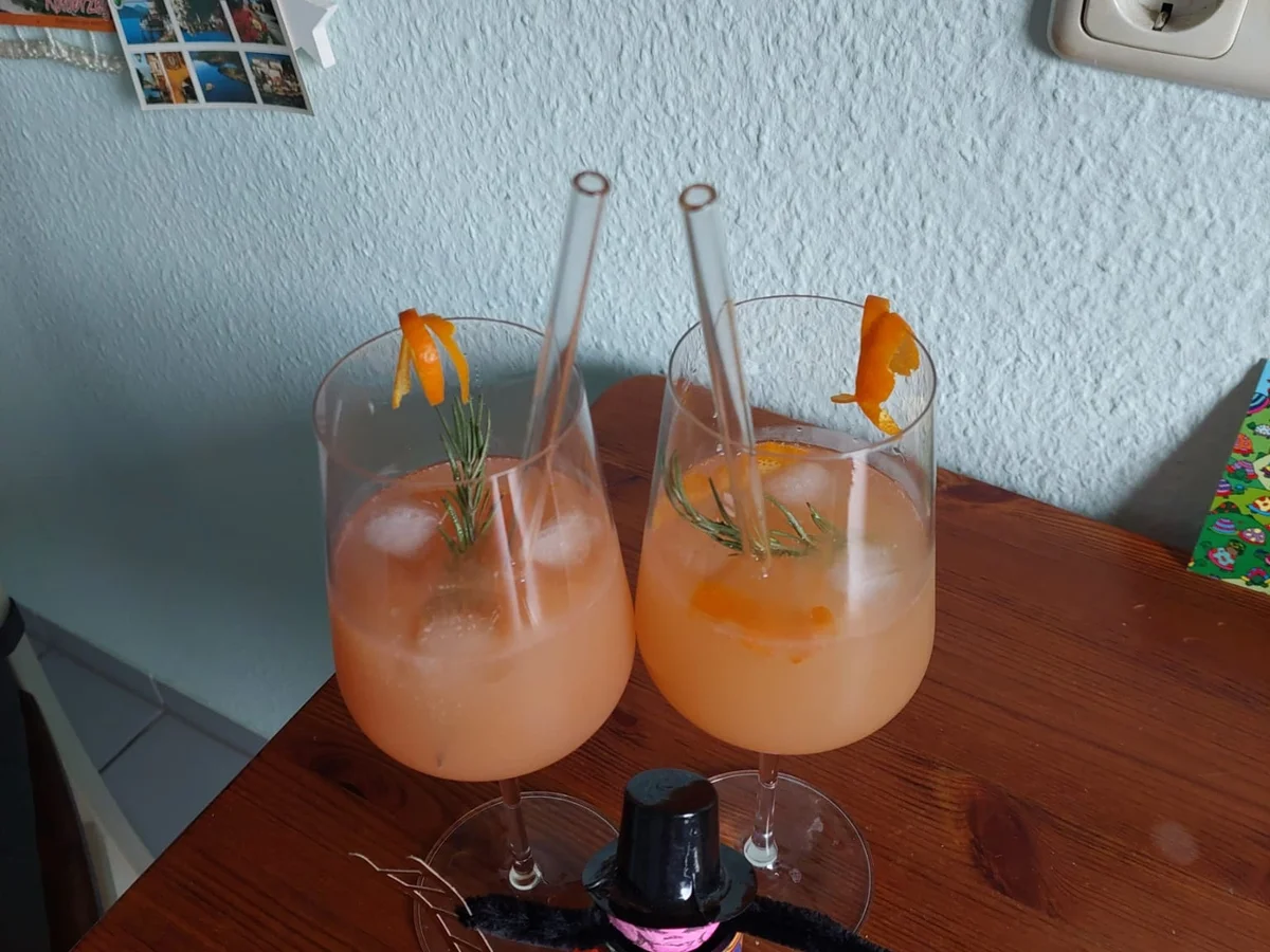 Rezept: Grapefruit-Ingwer-Fizz Bild Nr. 3 Grapefruit-Ingwer-Fizz - Rezept - Bild Nr. 3