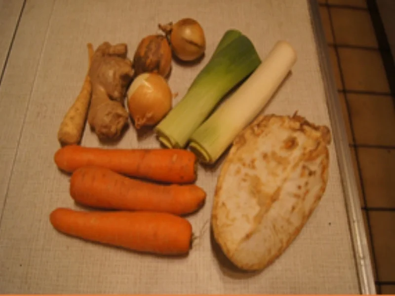 Rehkeule mit Rotweinsauce, Rotkohl und Kartoffelknödeln - Rezept - Bild Nr. 4