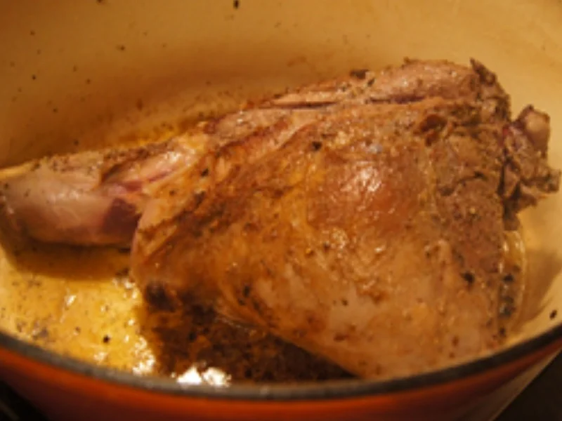 Rehkeule mit Rotweinsauce, Rotkohl und Kartoffelknödeln - Rezept - Bild Nr. 6