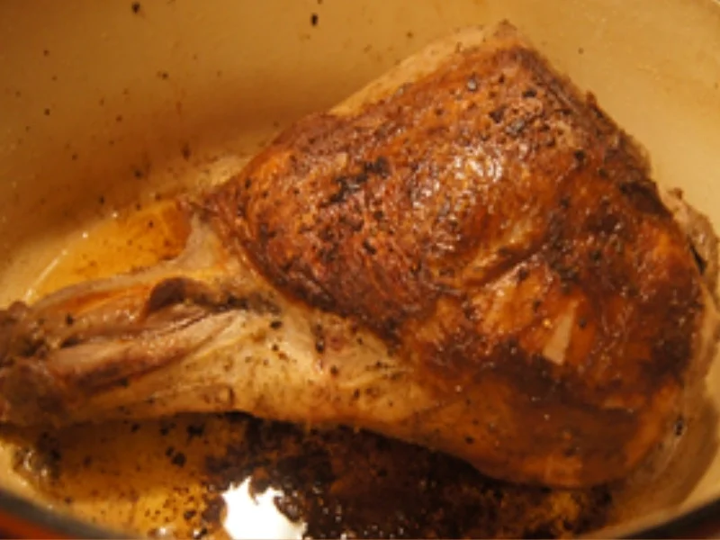 Rehkeule mit Rotweinsauce, Rotkohl und Kartoffelknödeln - Rezept - Bild Nr. 7