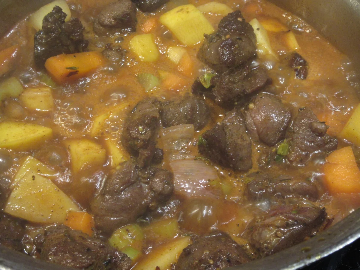 Eintopf: Reh mit Wurzelgemüse - Rezept - Bild Nr. 16893