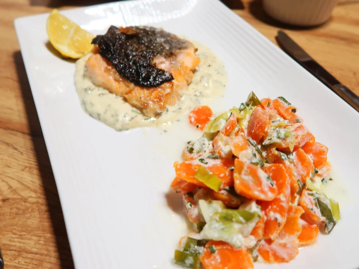 Rezept: Lachs auf Sauce Bernaise Bild Nr. 16895 Lachs auf Sauce Bernaise - Rezept - Bild Nr. 16895