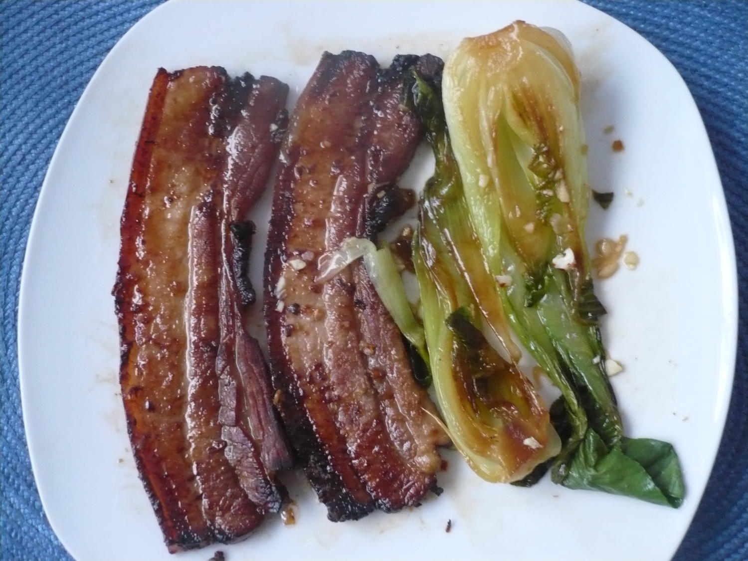 Asiatischer Schweinebauch mit Pak Choi - Rezept - kochbar.de