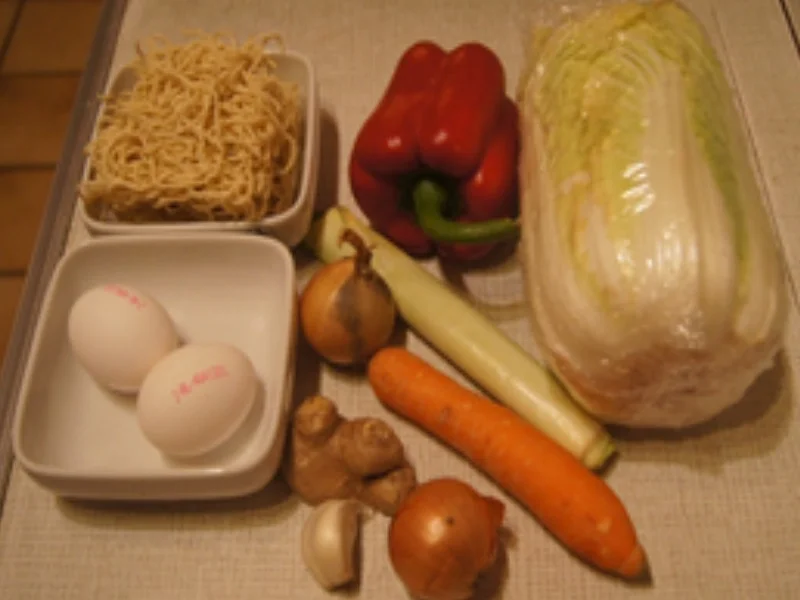 Rezept: Wok-Gemüsemix süß-sauer mit Eierstreifen und Mie-Nudeln Bild Nr. 16894 Wok-Gemüsemix süß-sauer mit Eierstreifen und Mie-Nudeln - Rezept - Bild Nr. 16894