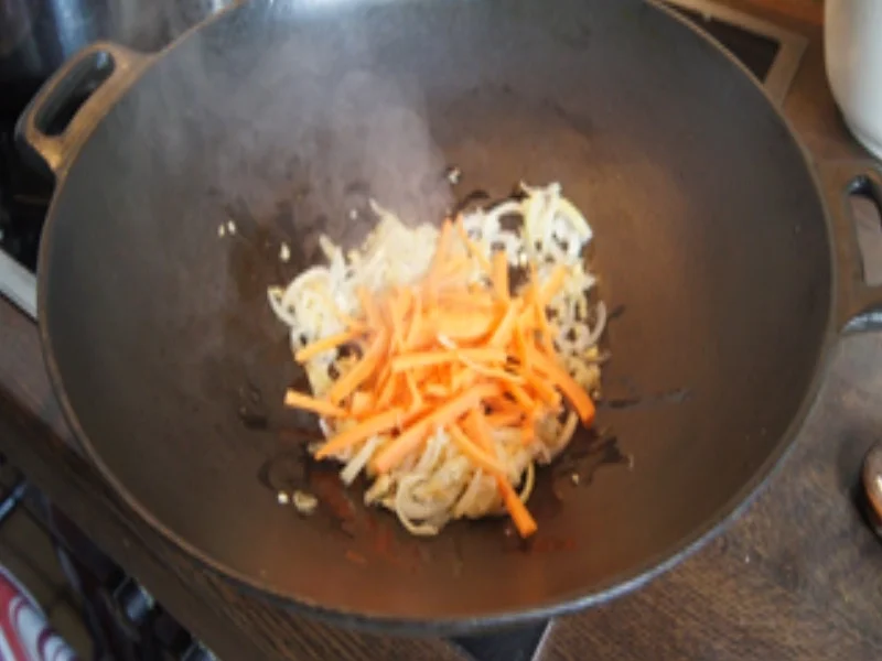 Rezept: Wok-Gemüsemix süß-sauer mit Eierstreifen und Mie-Nudeln Bild Nr. 16904 Wok-Gemüsemix süß-sauer mit Eierstreifen und Mie-Nudeln - Rezept - Bild Nr. 16904