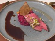 Rinderfilet mit Rote-Bete-Risotto und Birnen-Chutney - Rezept - Bild Nr. 2