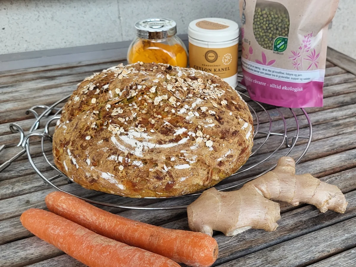 BiNe` S KNUSPRIG & SAFTIGES MÖHRENBROT - Rezept - Bild Nr. 16894