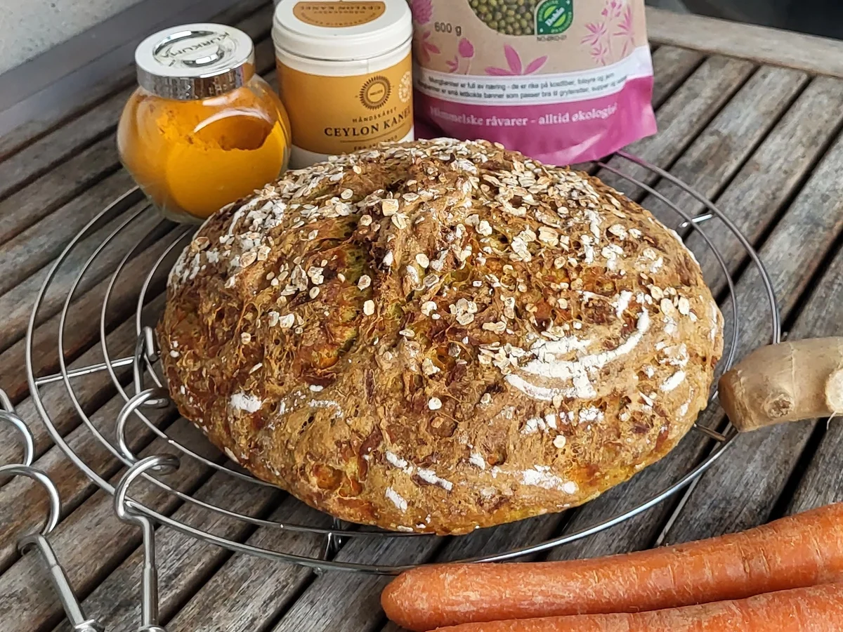BiNe` S KNUSPRIG & SAFTIGES MÖHRENBROT - Rezept - Bild Nr. 16896