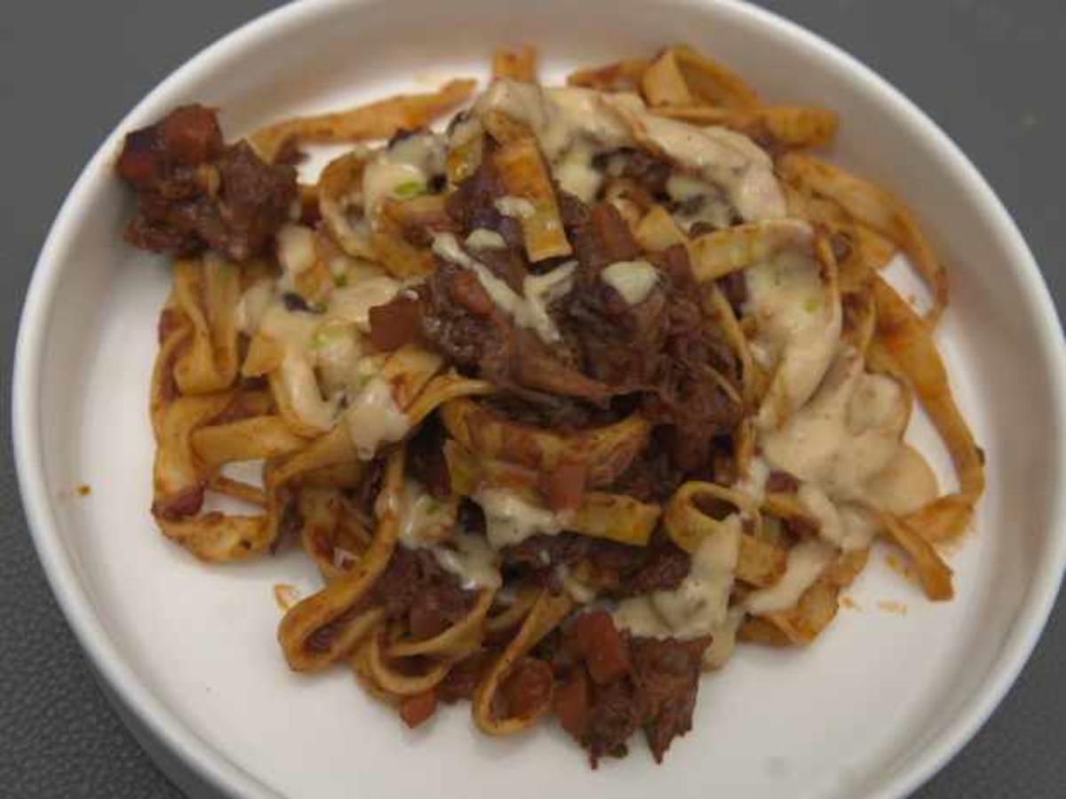 Tagliatelle mit Rinderragout und Parmesanschaum - von Das perfekte Dinner