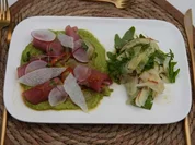 Gelbflosse auf Avocadopüree und Apfel-Fenchel-Salat - Rezept - Bild Nr. 2