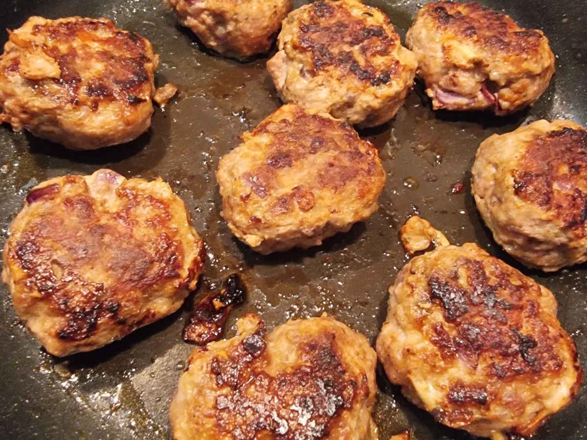 Frikadellen mit Sellerie-Kartoffel -Möhren-Stampf - Rezept - Bild Nr. 16901