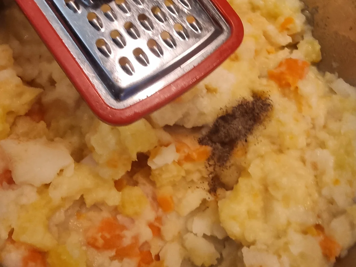 Frikadellen mit Sellerie-Kartoffel -Möhren-Stampf - Rezept - Bild Nr. 16905