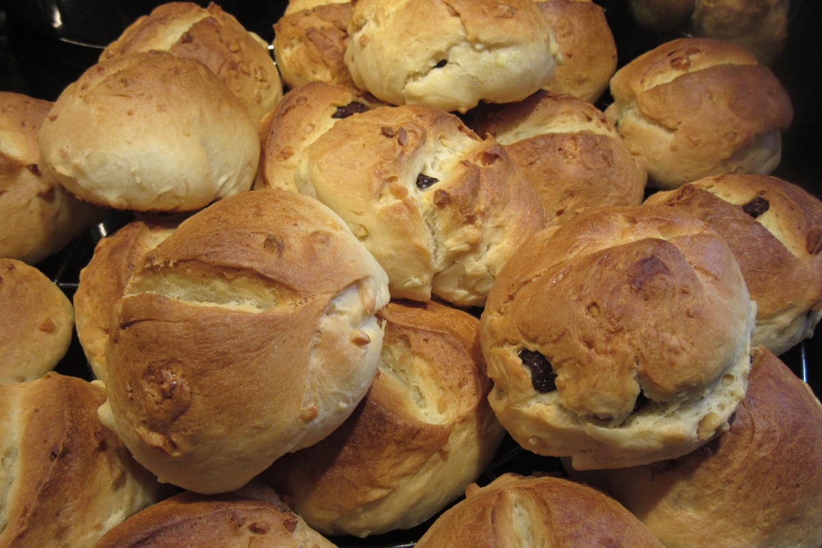 Brot/Brötchen: Rosinenbrötchen - Rezept - Bild Nr. 2