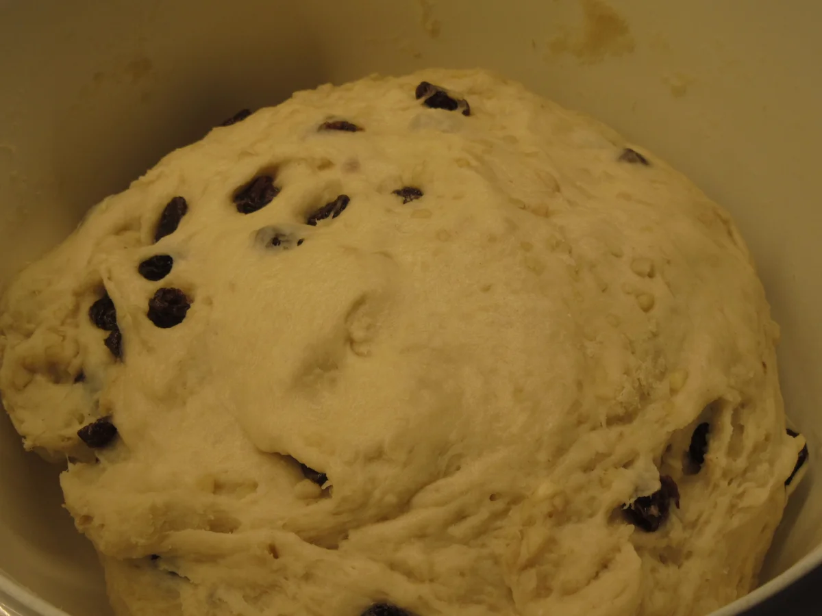 Brot/Brötchen: Rosinenbrötchen - Rezept - Bild Nr. 3