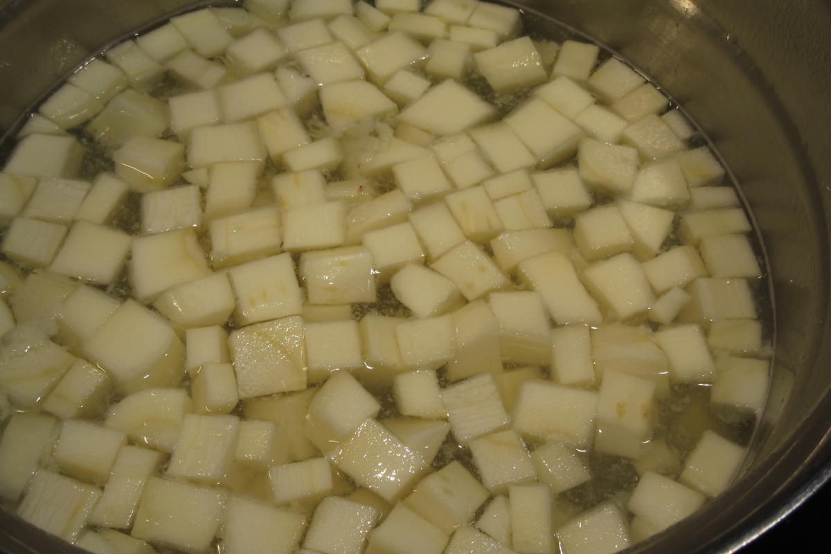 Suppen: Kartoffel-Pastinakensuppe - Rezept - Bild Nr. 3