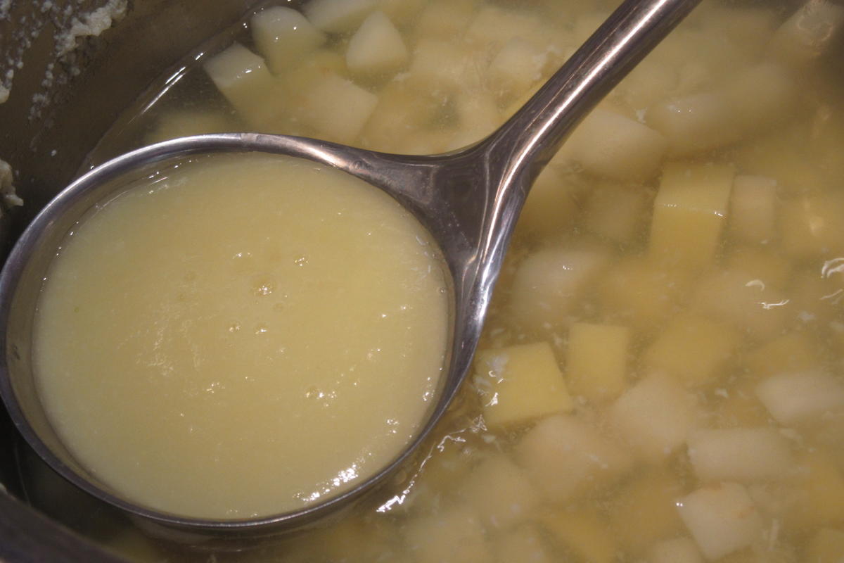 Suppen: Kartoffel-Pastinakensuppe - Rezept - Bild Nr. 4