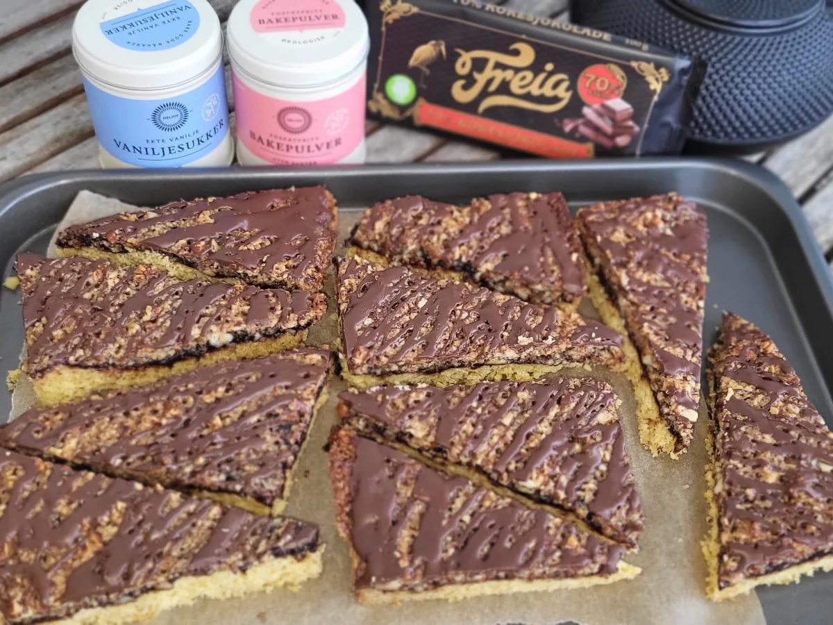 Rezept: BiNe` S NUSSECKEN Bild Nr. 16899 BiNe` S NUSSECKEN - Rezept - Bild Nr. 16899