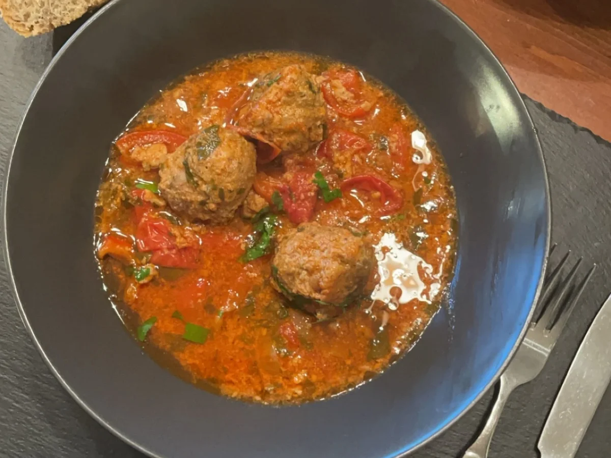 Rezept: Kefta-Tomaten-Paprika Tajine Bild Nr. 2 Kefta-Tomaten-Paprika Tajine - Rezept - Bild Nr. 2