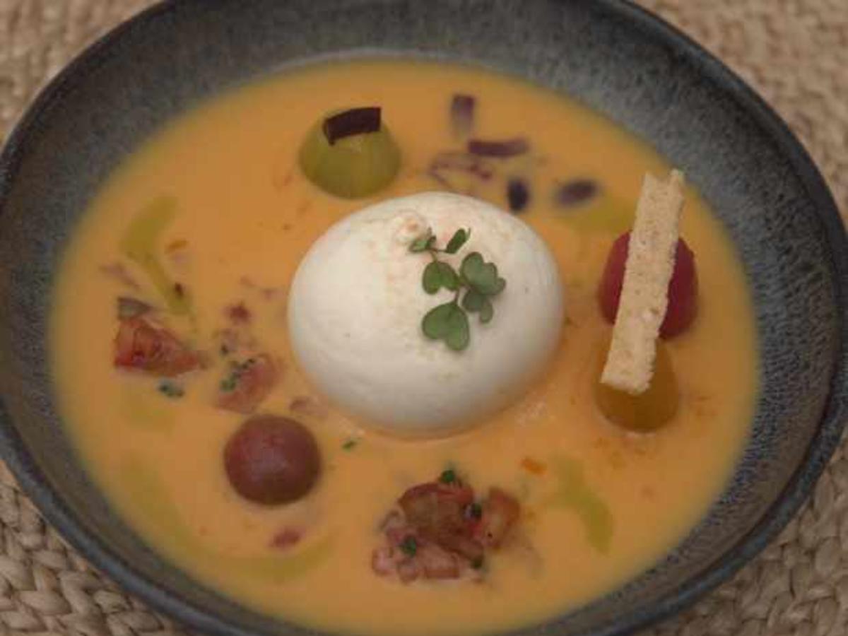 Burrata mit Tomaten- und Oliven-Concassée - Rezept - kochbar.de