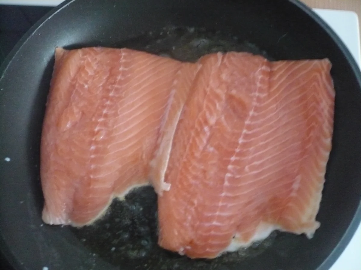 Gebratener Lachs in Honig-Senfsauce - Rezept - Bild Nr. 6