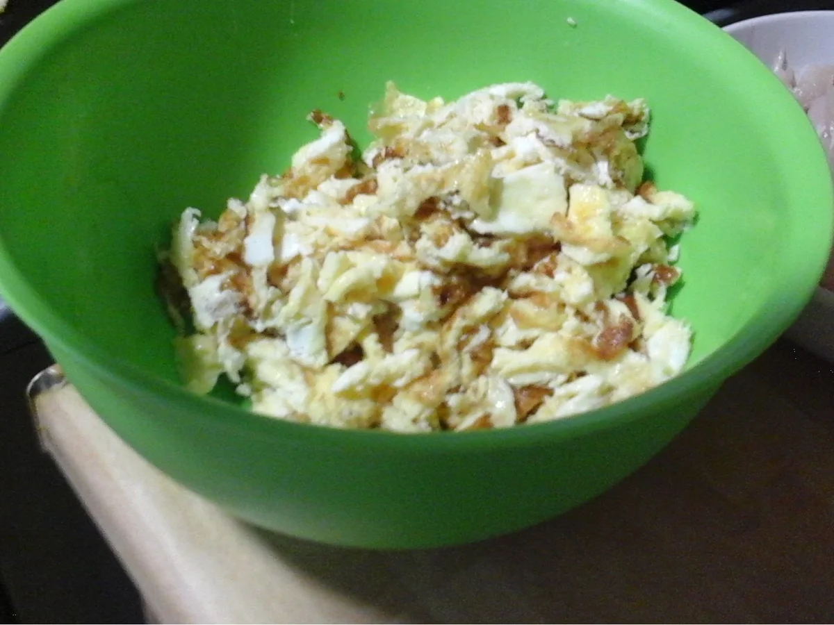 Rezept: Hähnchenbrustfilet mit Wok-Gemüsemix süß-sauer, Eierstreifen und Mie-Nudeln Bild Nr. 16902 Hähnchenbrustfilet mit Wok-Gemüsemix süß-sauer, Eierstreifen und Mie-Nudeln - Rezept - Bild Nr. 16902